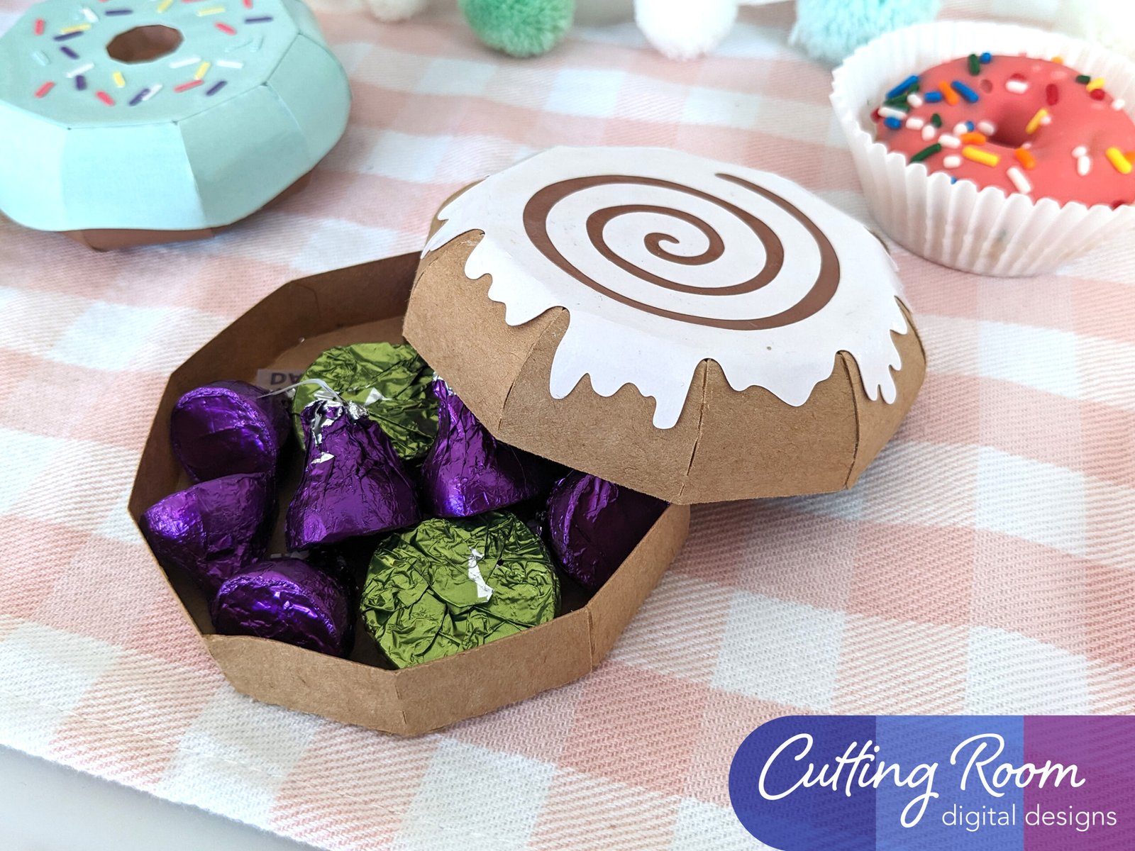 Who’s Up For Making A Yummy Cinnamon Roll Box? – Tutorial That Is